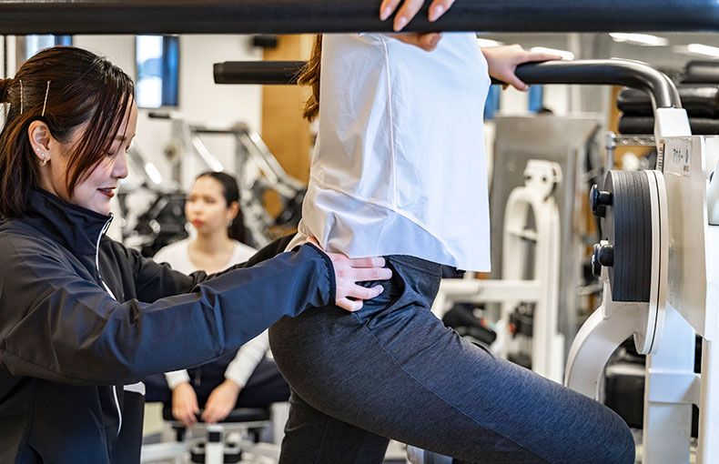 トータルヒップマシン